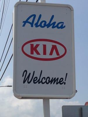 Look for the Aloha kia Welcome sign. On the corner of Kuakini Hey and Palani Rd. easiest place to find the a vehicle