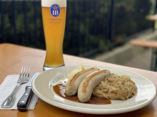 Bratwurst and Hefe Weizen