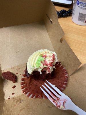 Red velvet cupcake 1/10