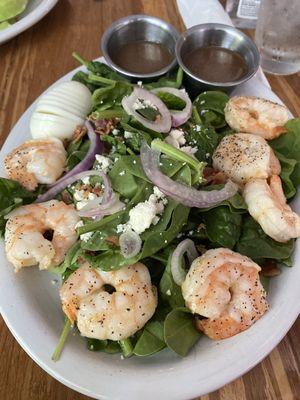 Grilled shrimp and spinach salad