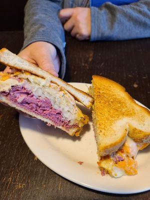 Ruben on white bread.