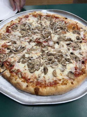 Mushroom onion medium pizza