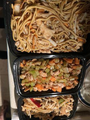 Chicken lo mein kn too. Szechuan chicken middle. Chicken Yu hsiang bottom was the best.