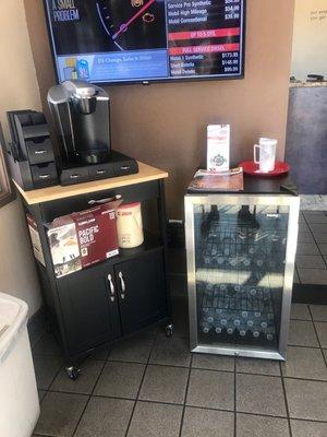 They have coffee and drinks for u as well as a tv for your use while u wait