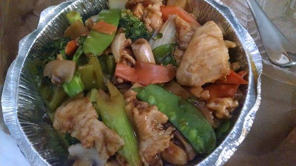 Mixed veggies with chicken, a bit too basic, needed more seasoning and elevated veggies.