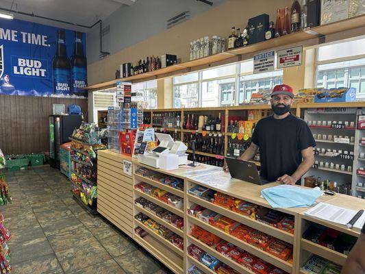 Rodney's Cigar & Liquor Store