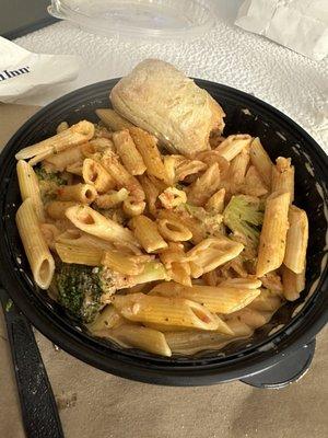 Penne Venato (with broccoli) and a bambino roll.