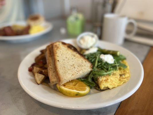 Veggie omelette w O'Brian potatoes n sourdough toast