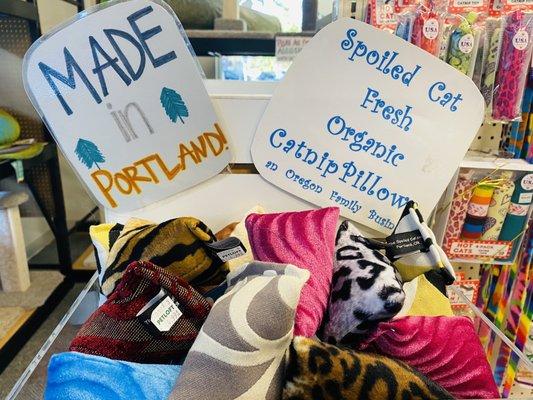 Made in Portland Spoiled Cat Fresh Organic Catnip Pillows