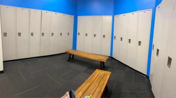 Spacious locker rooms (this is just one part of the women's locker room)