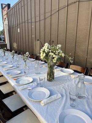 Table at Sisters Saloon outdoor patio