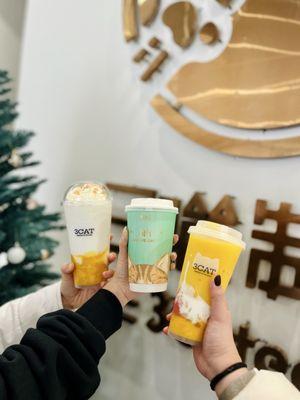 White peach oolong latte, mango sweet dew, mango mochi