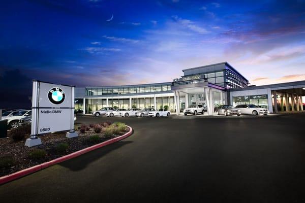 Niello BMW storefront, Elk Grove location