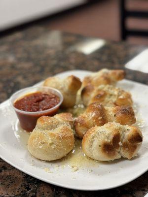 Garlic knots