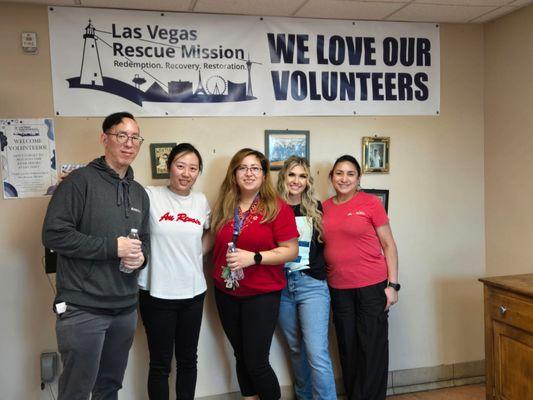 Our team volunteered at the Las Vegas Rescue Mission.