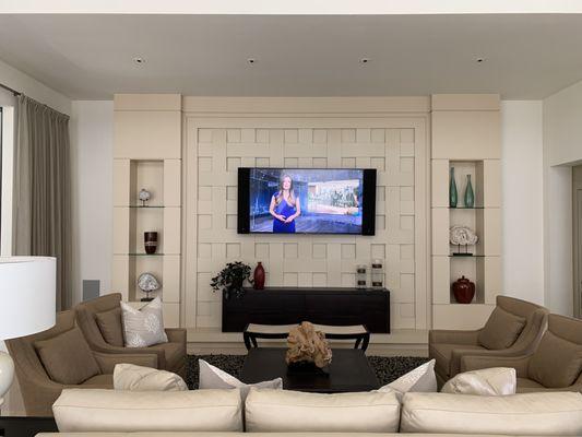 TV installation with custom Speakers to match the TVs length