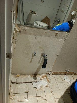 A customer from Richmond, CA calls us about extensive water damage. The water came from his upstairs neighboor faucet