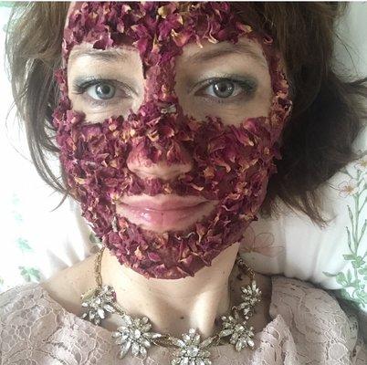 Rose petal mask