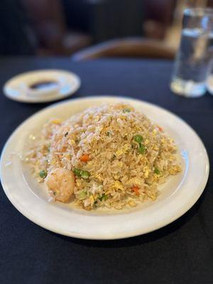 Shrimp fried rice: aromatic and delicious