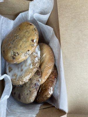 Chocolate cookies, ice oatmeal and butter cookie.