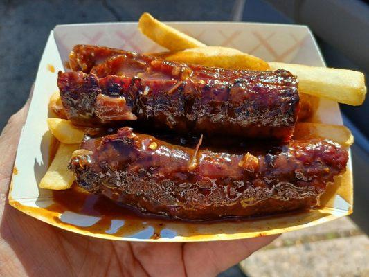 Hot links and French fries. Six dollars with tax included.