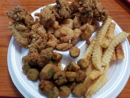 Shrimp and oyster combo.