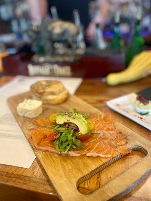 Cured salmon platter with everything bagel biscuit