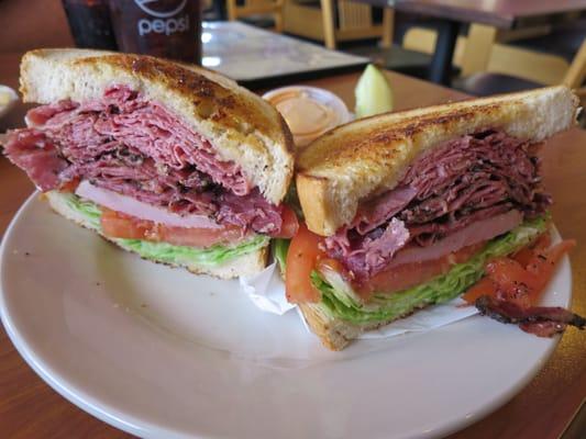 House favorite (ham, corned beef, and pastrami)