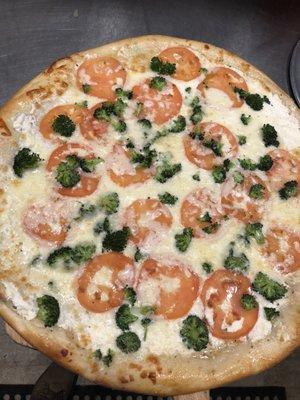 Vegetarian primavera pizza