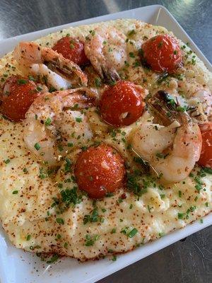 SHRIMP & GRITS