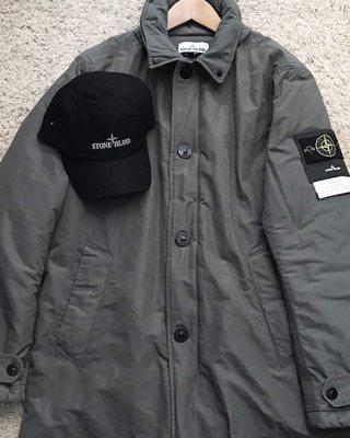 Men's jacket with cap