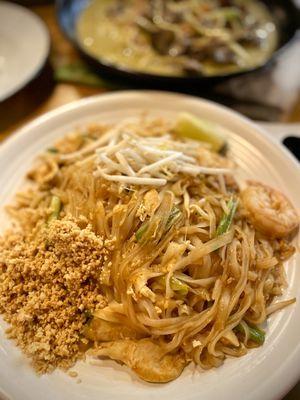 Pad Thai Noodle with shrimp