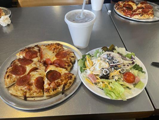 Lunch special, pizza,side salad,drink