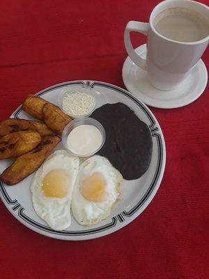 nuestro delicioso desayuno hondureño casero...