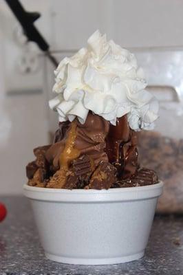 The dugout floor - Choice of ice cream, peanut butter sauce, hot fudge, peanut butter cups and whipped cream!