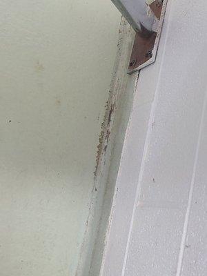 Rust/dirt in examination room