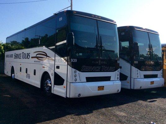 SERVICE TOURS 55 PASSENGER COACH BUSES