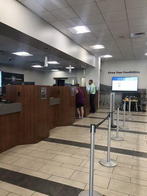 No waiting on a Friday at Valley Strong Credit Union on Allen Road