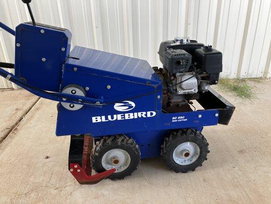 Blue bird SC550 18" 4WD Sod cutter for sale. Brand new blade installed, less than 24hr total usage.
 Scott Stearns (432) 994-4983