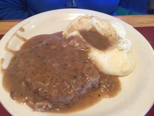 CS Steak with mashed potatoes & gravy - very nice.