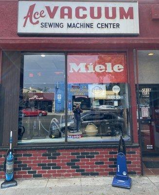 Ace Vacuum and Sewing 2916 W Magnolia Blvd Burbank CA 91505