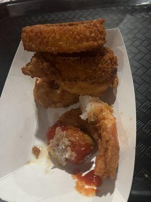 Fried shrimp and onion rings (5 stars)