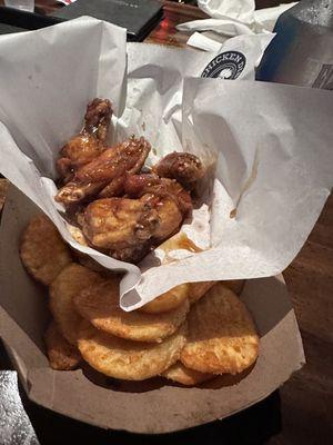 6 piece hot honey garlic wing combo