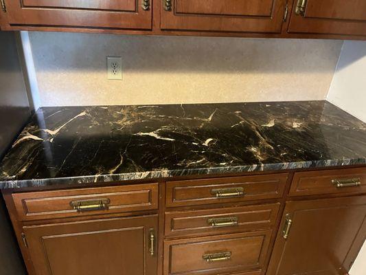 Kitchen counter granite.