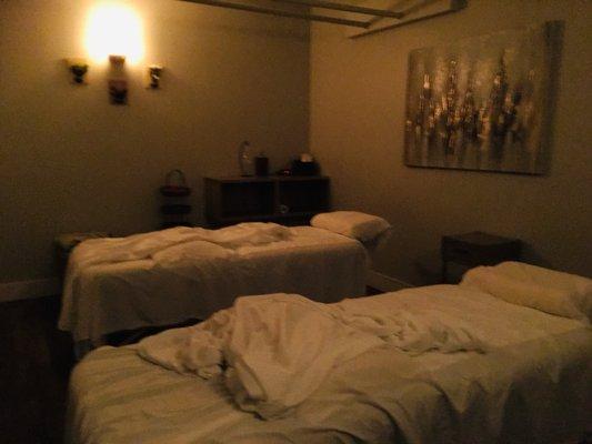 Couple massage room. Took the picture after the massage is done, so the bed was not tidy.