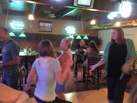 Good FOOD, Karaoke and Pool at the "Offyce" in Sutherlin, OR