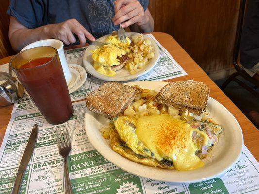 special ham, spinach & mushroom omelet, & eggs benedict w/bacon