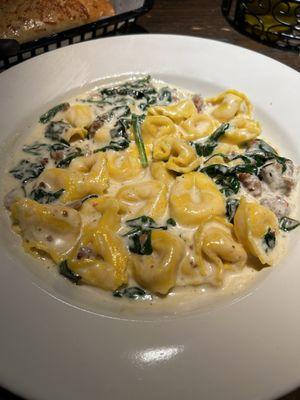 Nia's Sausage and Spinach Tortellini