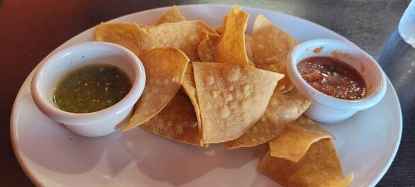 Complementary chips and salsa