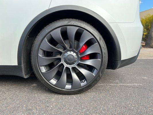 Model Y tire